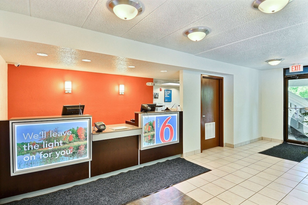 Motel 6 Nashua, NH - South