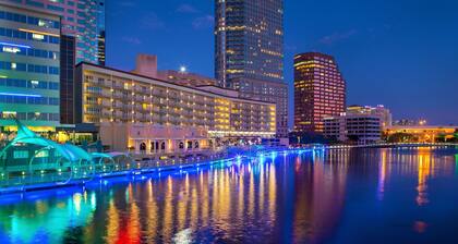 Hotel Tampa Riverwalk