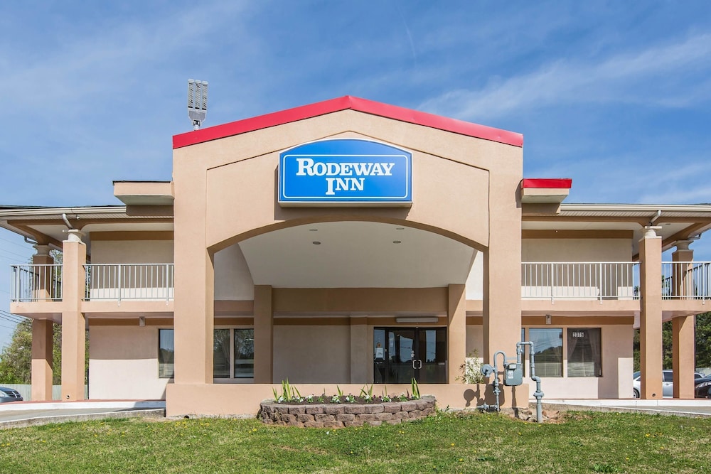 Rodeway Inn & Suites