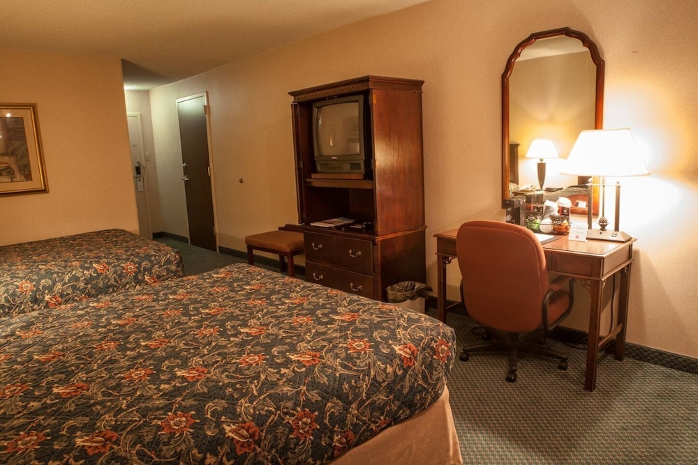 Decatur Conference Center & Hotel, Decatur: $109 Room Prices & Reviews ...