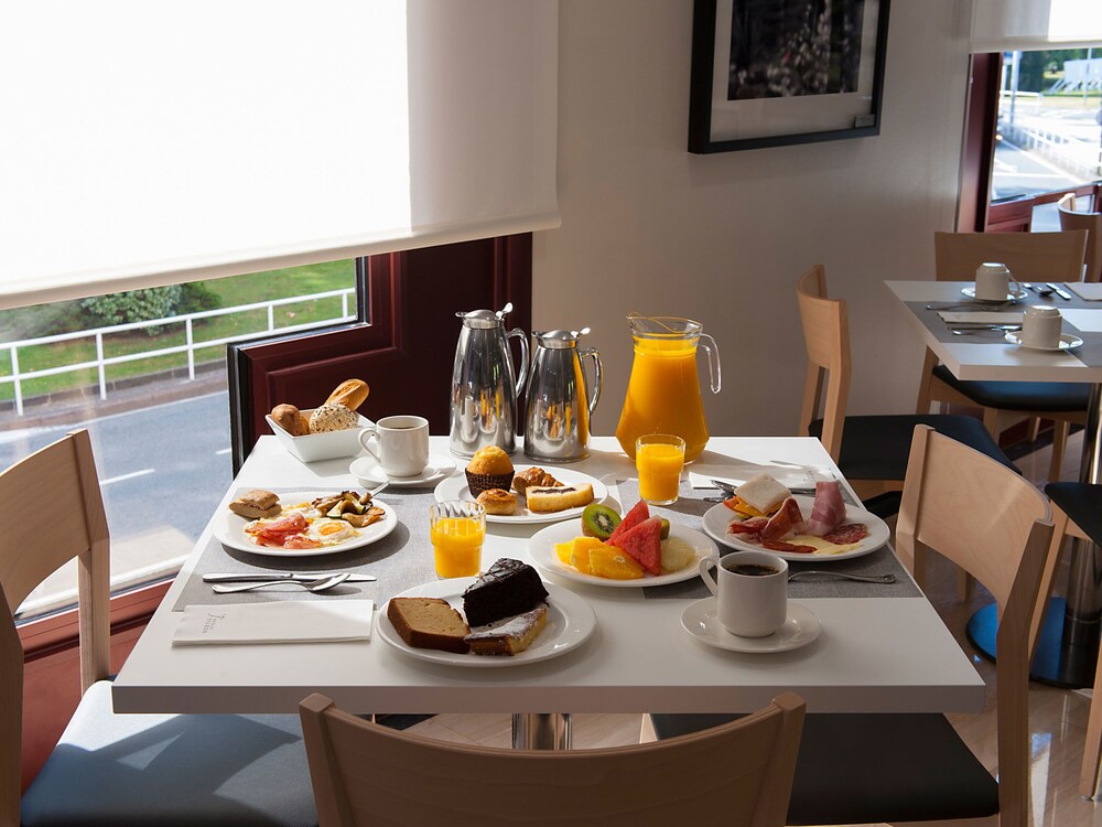 Hotel Silken Amara Plaza San Sebastian Esp Best Price - 