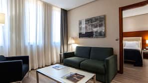 Down comforters, minibar, in-room safe, desk