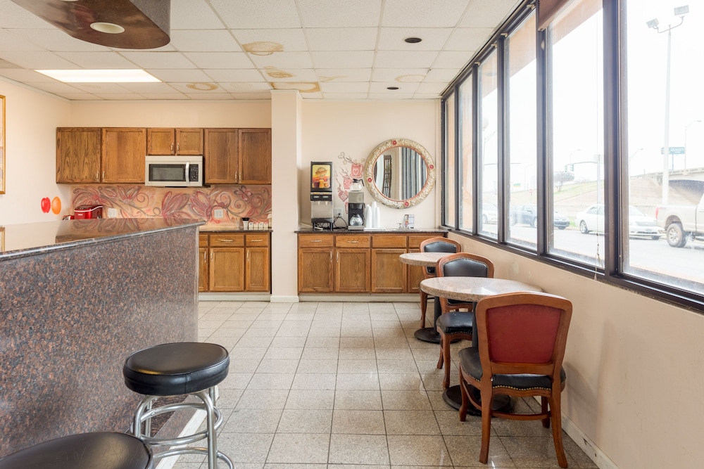 Breakfast area, Bossier Extended Stay