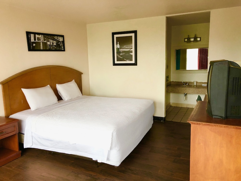 Room, Bossier Extended Stay