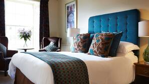 Hypo-allergenic bedding, desk, iron/ironing board, free WiFi
