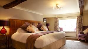 Hypo-allergenic bedding, desk, iron/ironing board, free WiFi