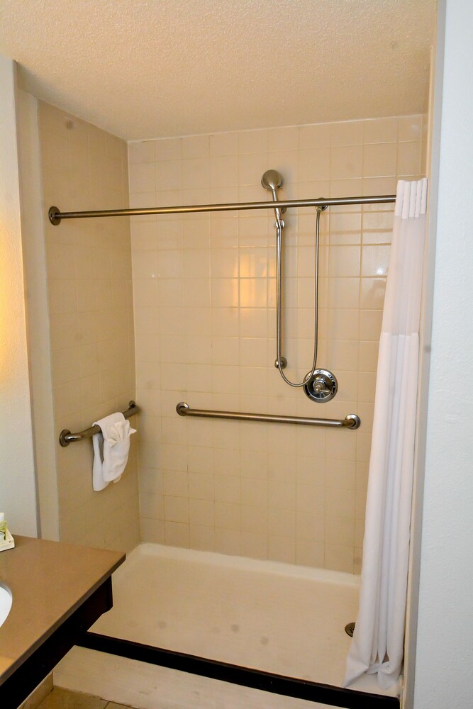 Bathroom shower, Holiday Inn El Paso West - Sunland Park, an IHG Hotel