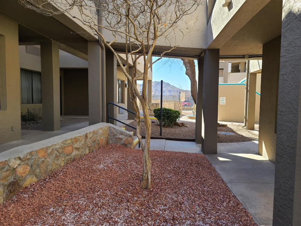 Balcony, Holiday Inn El Paso West - Sunland Park, an IHG Hotel