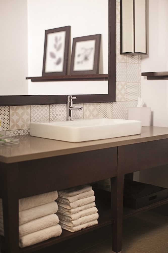 Bathroom sink, Holiday Inn El Paso West - Sunland Park, an IHG Hotel