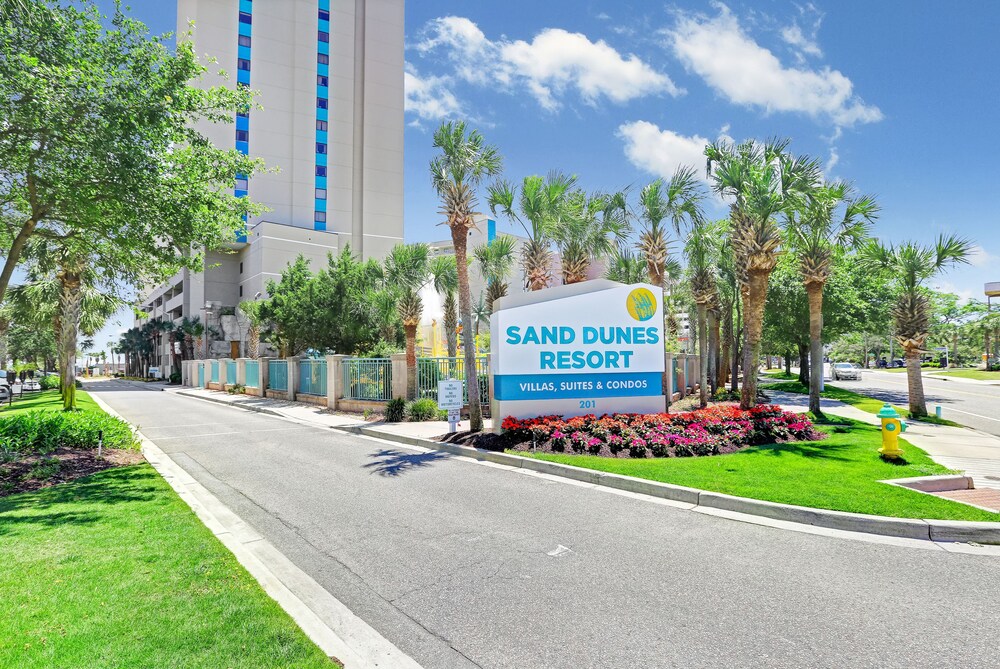 Sand Dunes Resort and Suites