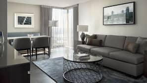 Premium bedding, in-room safe, desk, iron/ironing board