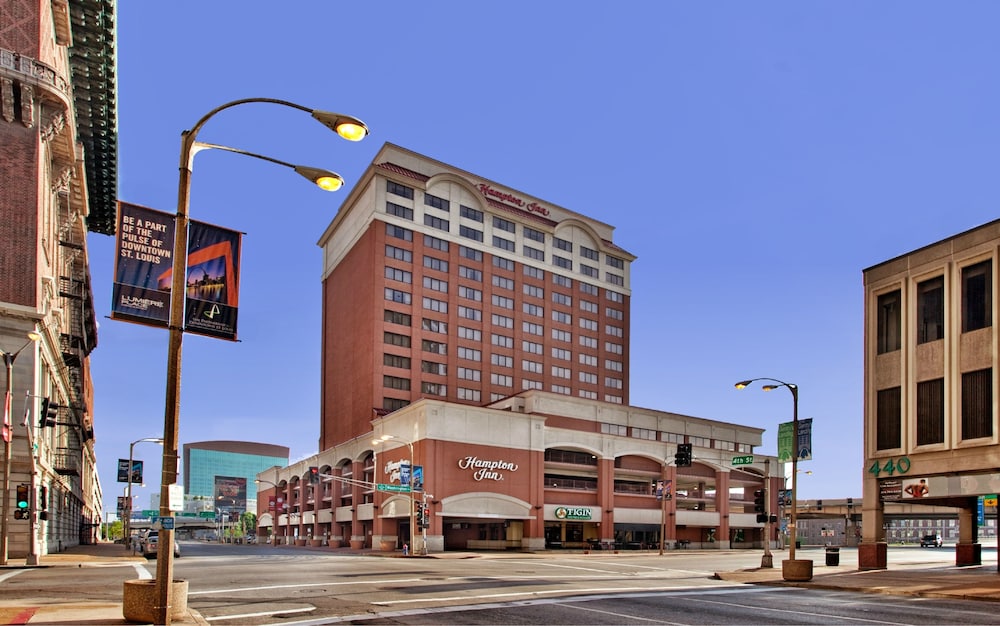 Hampton Inn Gateway Arch Downtown in St. Louis | Hotel Rates & Reviews on Orbitz