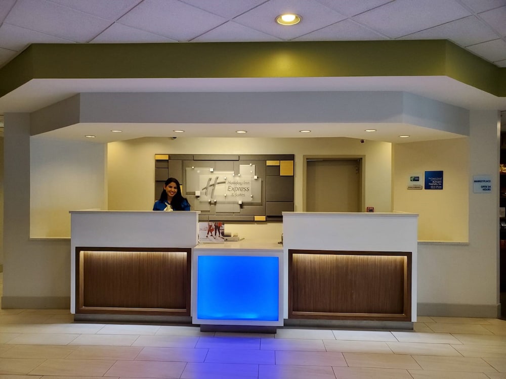 Holiday Inn Express & Suites Miami - Hialeah, an IHG Hotel