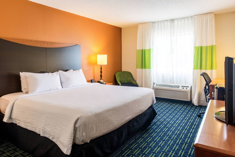 Room, Fairfield Inn & Suites by Marriott Canton