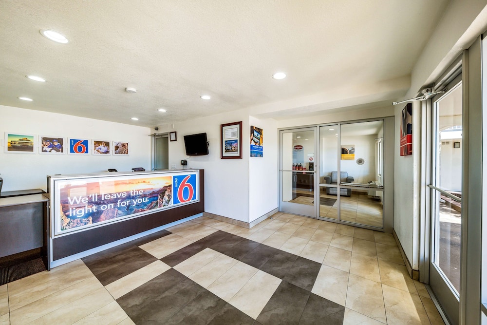 Motel 6 Dallas, TX - Farmers Branch