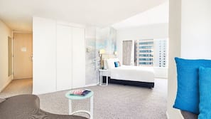 Premium bedding, in-room safe, desk, blackout drapes