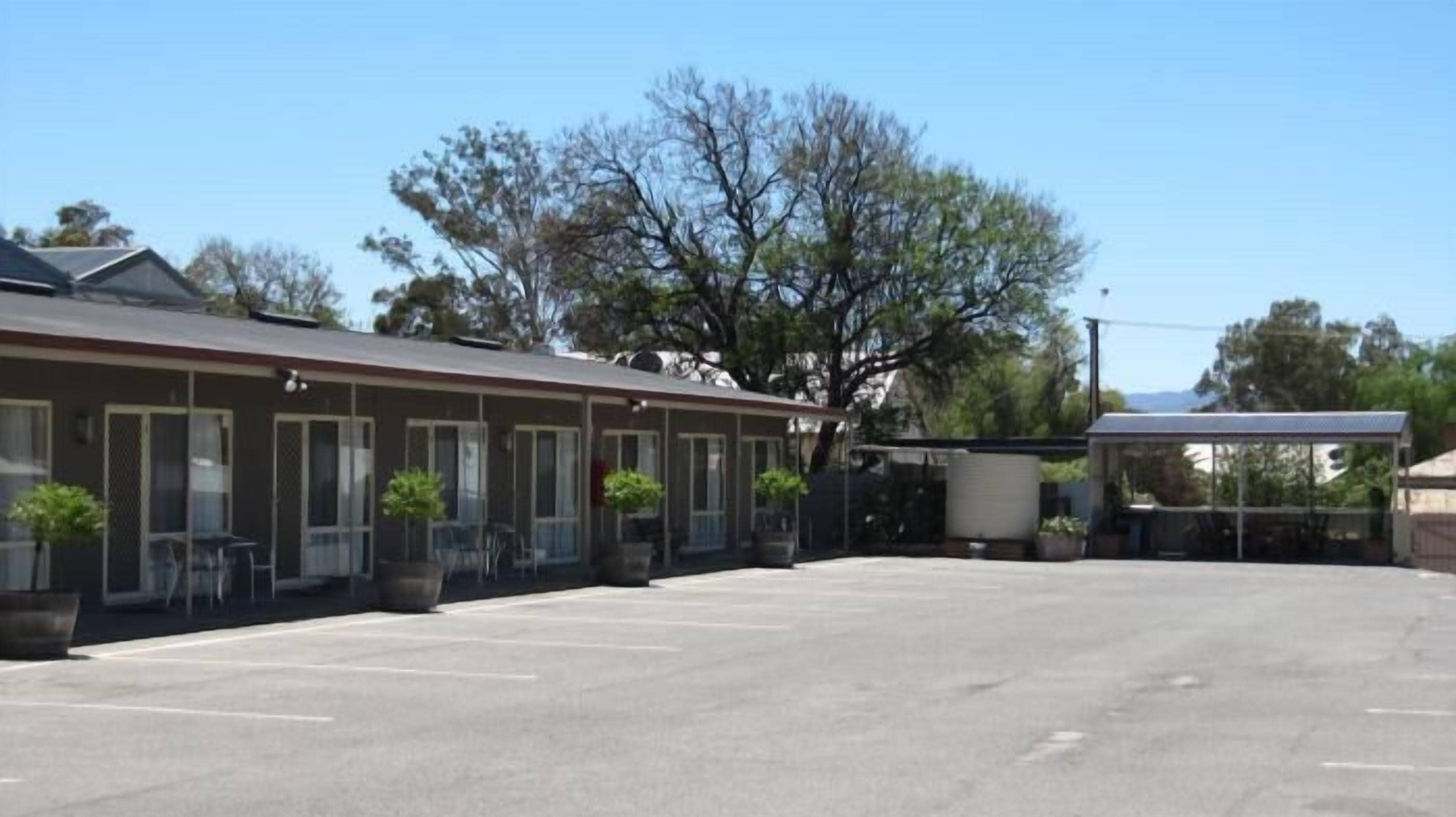 Augusta Courtyard Motel