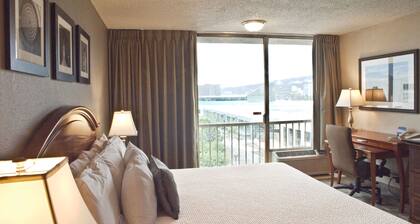 Inn At The Convention Center