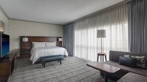 Pillowtop beds, in-room safe, desk, laptop workspace