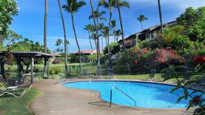 4 outdoor pools