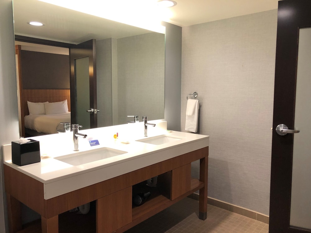 Hyatt Place Chicago/O'Hare Airport