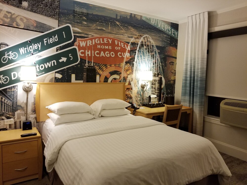 Hotel Versey Days Inn by Wyndham Chicago