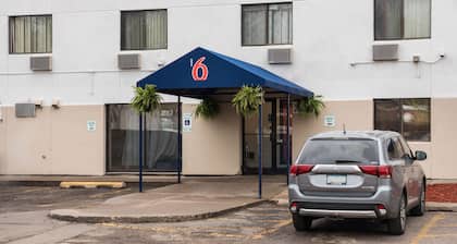 Motel 6 Saint Paul, MN - I-94