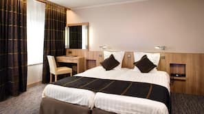 1 Schlafzimmer, Allergikerbettwaren, Schreibtisch