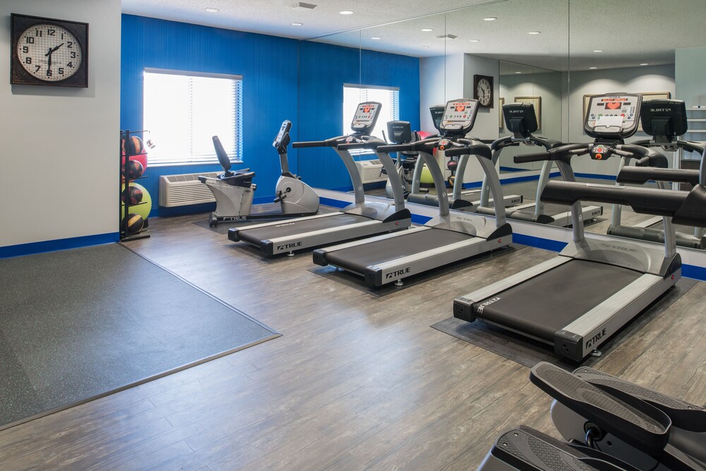 Fitness facility, Holiday Inn Express Hotel & Suites Burlington, an IHG Hotel