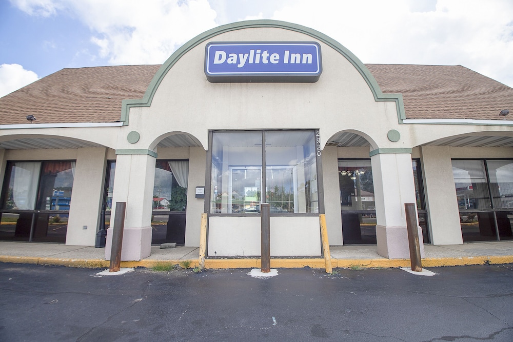 Hotel O Daylight Inn Elkhart I-90, IN