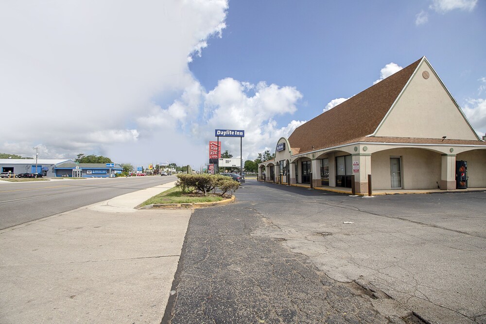 Hotel O Daylight Inn Elkhart I-90, IN