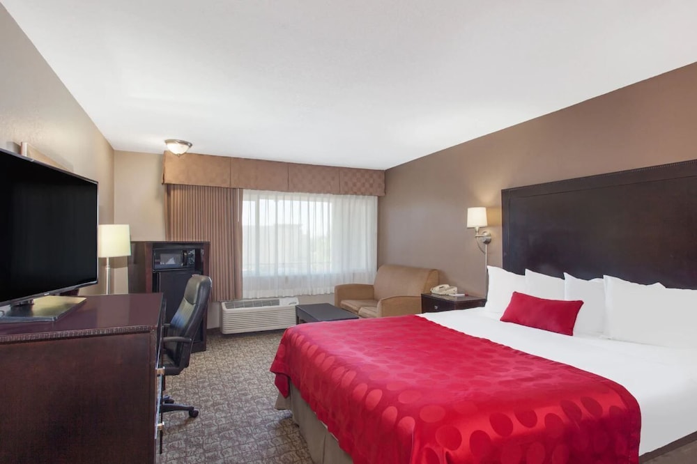 Ramada by Wyndham Fresno North