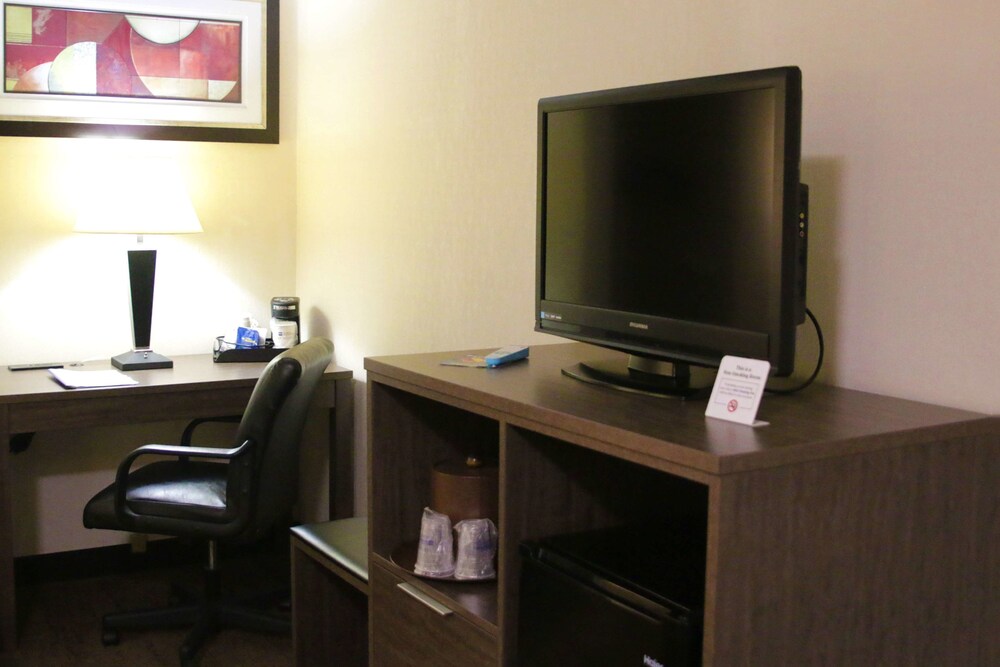 Best Western Plus Galleria Inn & Suites