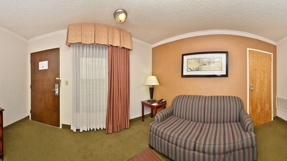 Best Western Plus Galleria Inn & Suites