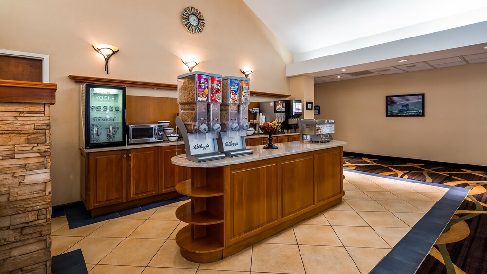 Best Western Plus Galleria Inn & Suites