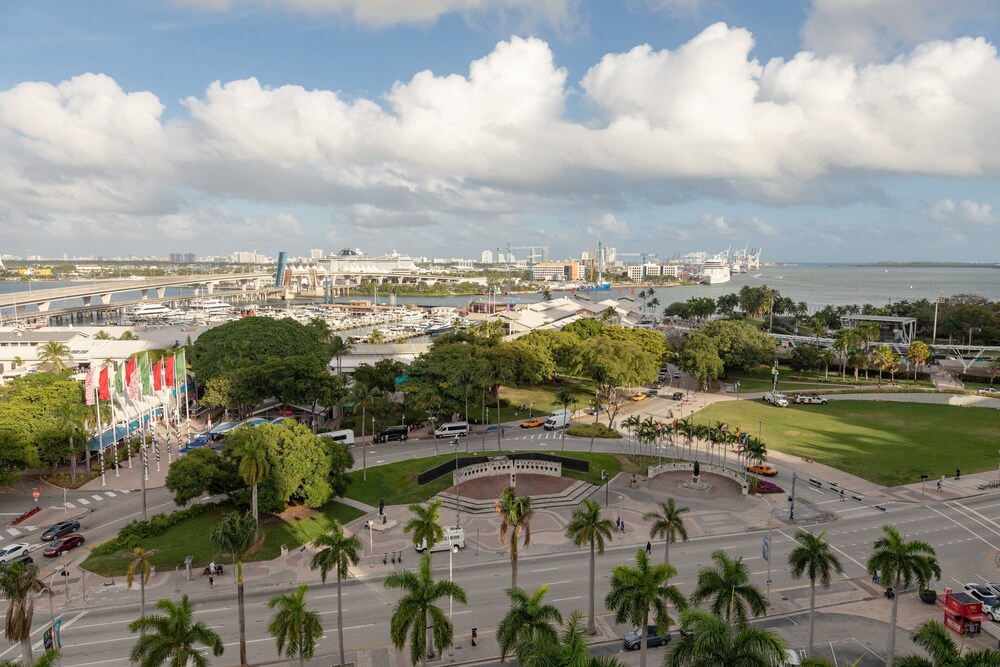 Holiday Inn Port of Miami - Downtown, an IHG Hotel