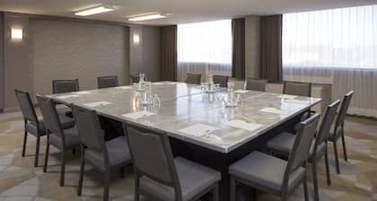 Holiday Inn Winnipeg South, an IHG Hotel