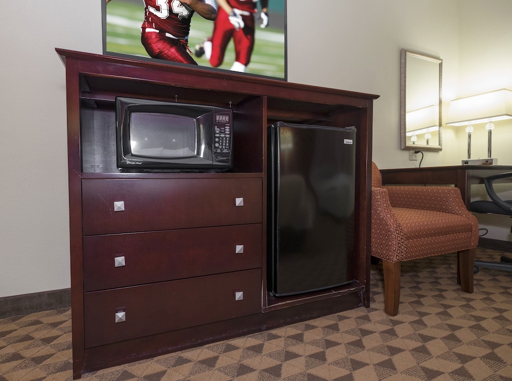 Red Roof Inn & Suites Cincinnati North - Mason
