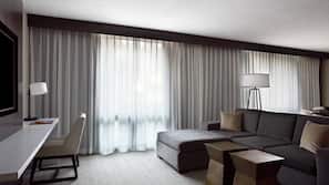 Premium bedding, in-room safe, desk, blackout drapes