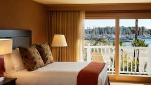Premium bedding, in-room safe, desk, blackout drapes