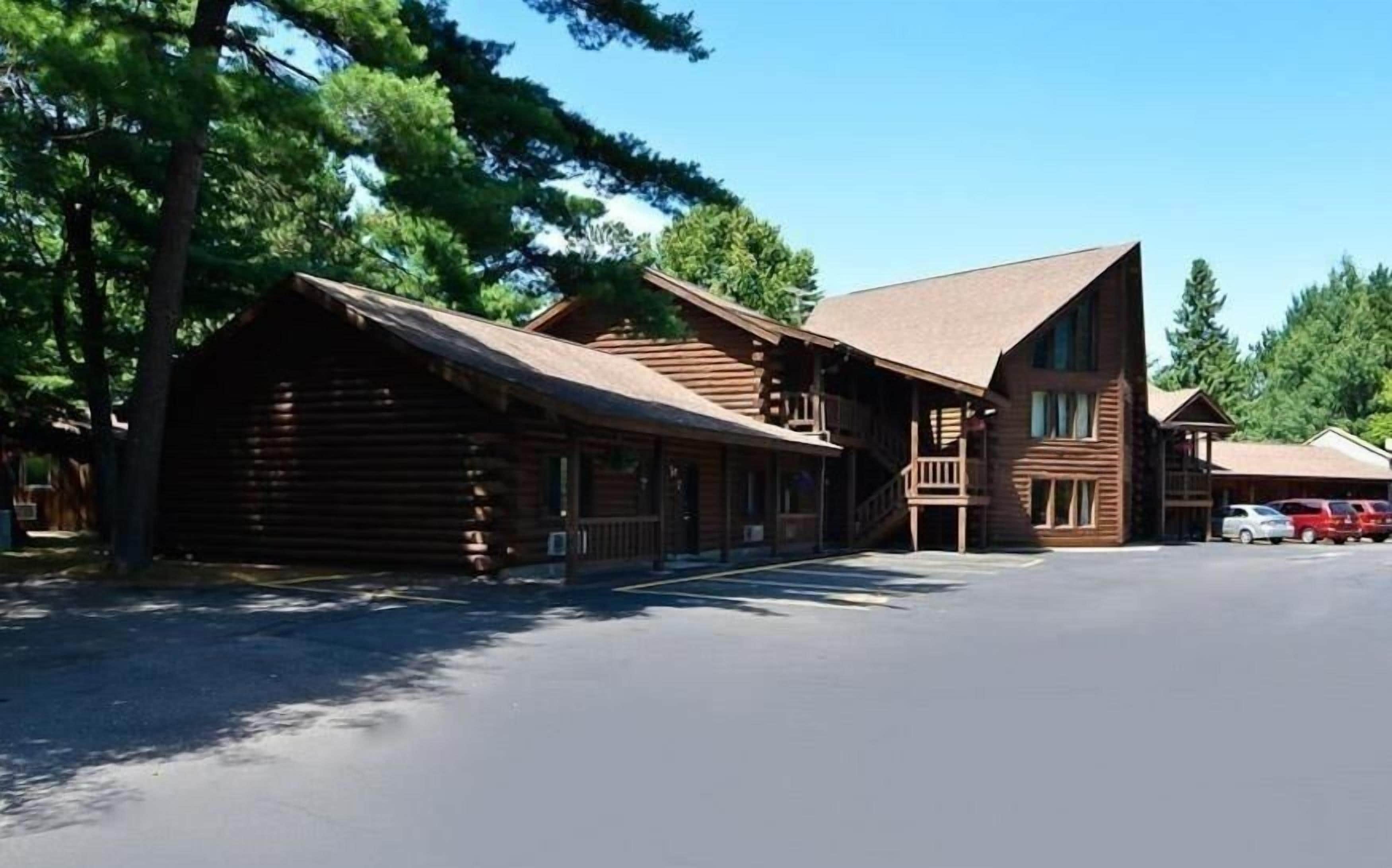 Centerstone Resort Lake-Aire in Rhinelander, United States