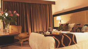 Desk, iron/ironing board, free cots/infant beds, free WiFi