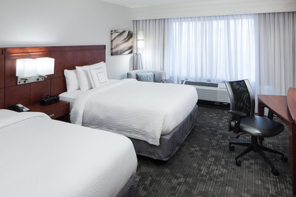 Courtyard by Marriott Alexandria Old Town/Southwest