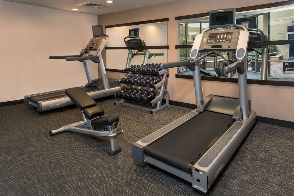 Fitness facility, Sonesta Select Arlington Rosslyn