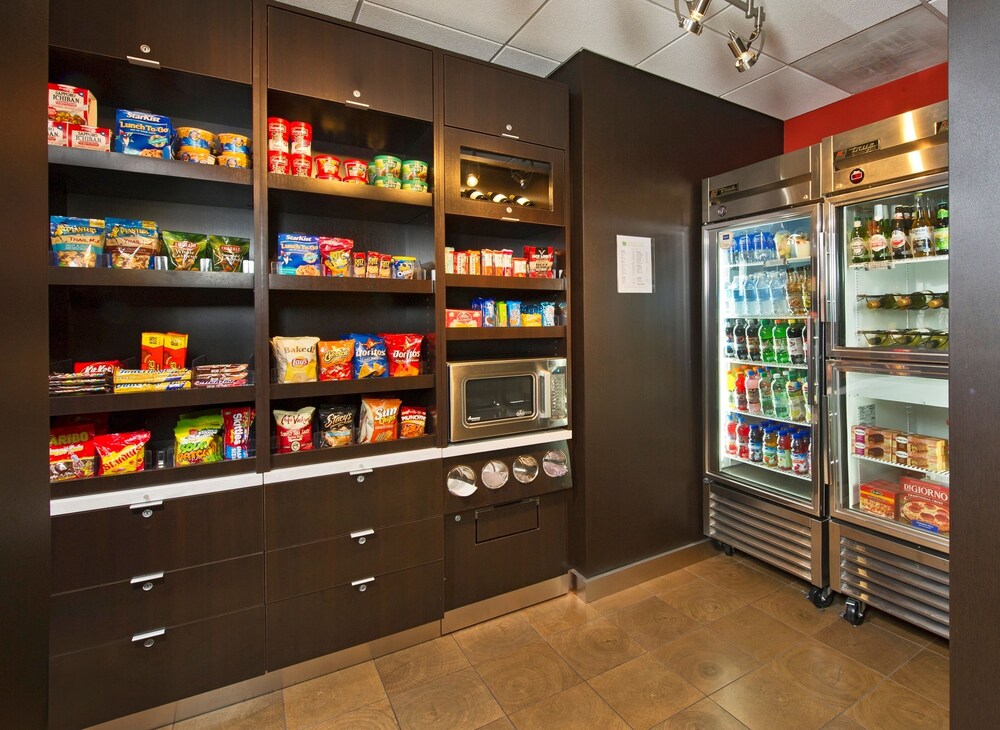 Snack bar, Sonesta Select Arlington Rosslyn