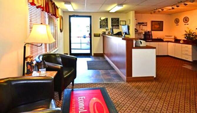 Econo Lodge 1000 Islands In Watertown Ny Expedia