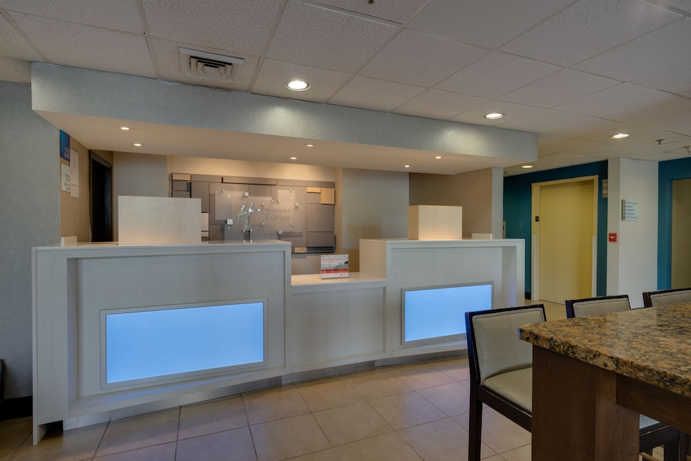 Holiday Inn Express Washington DC East Andrews AFB, an IHG Hotel in Suitland Best Rates