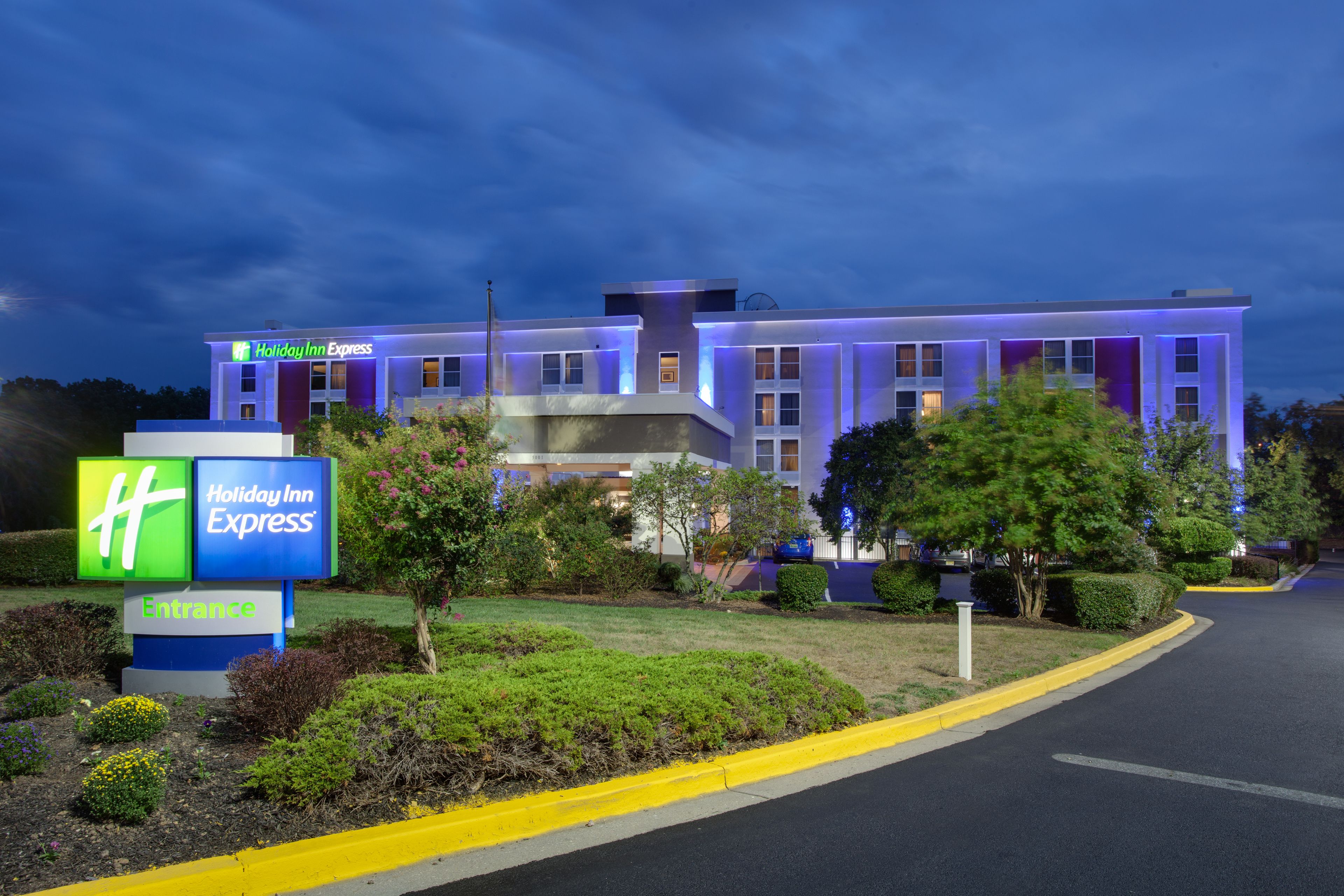 Holiday Inn Express Washington DC East- Andrews AFB in Camp Springs, United States