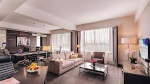Premium bedding, in-room safe, desk, blackout drapes