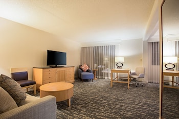 Doubletree By Hilton Hotel Berkeley Marina Oakland 101 Room Prices Reviews Travelocity
